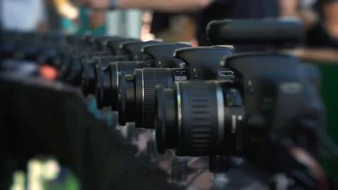 Cameras are installed in a semicircle to create a picture with a matrix effect 動画素材 90490726