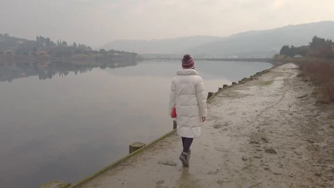 Caminando en el muelle Stock Footage 127662152