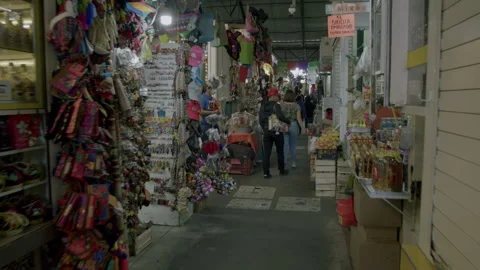 CAMINATA MERCADO Video stock 230268192