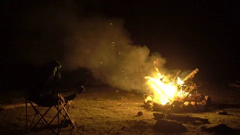 Campfie in the forest Video stock 94712725