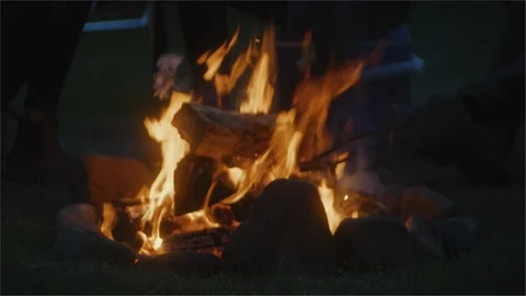 Campfire burning strong at dusk Video stock 107454747