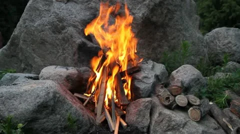 Campfire flames up 스톡 동영상 11504513