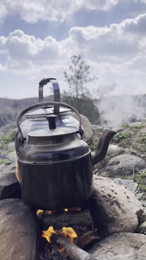Campfire Kettle: The Boiling Ritual 库存影片 339272128
