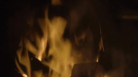 Campfire set ablaze at night Video stock 108627978