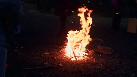 A campfire in slowmotion Stock-Footage 168183633
