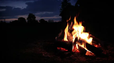 Campfire wide shot Vídeo Stock 36803991