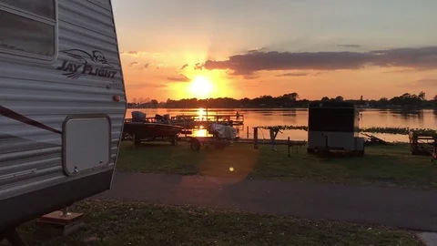 Campground at sunset Vídeos de archivo 73356498