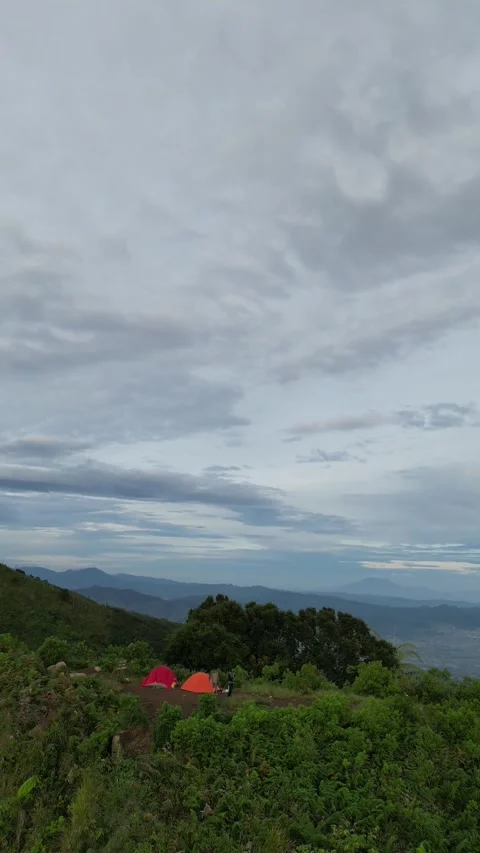 Camping with two tendas Video stock 296516095