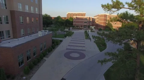 Campus Walkway Vidéo 66275659