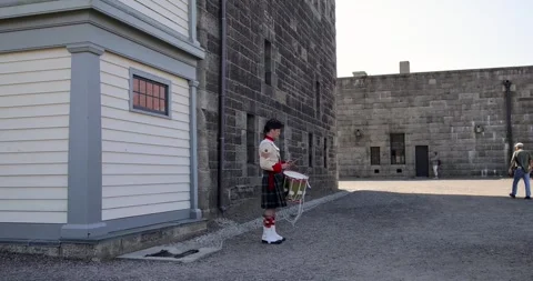 Canada Halifax, 1st September 2025: Scottish military drummer in traditiona.. Stock Footage 336750079