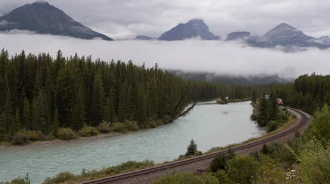 Canadian Pacific Train at Morant's Curve 스톡 동영상 31860892