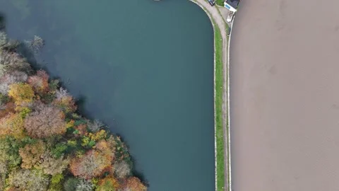 Canal to river locks and basin. Gloucester and Sharpness canal.  Stockbeeldmateriaal 293681655
