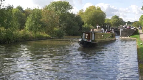 Canal river scenery grand union hatton locks warwickshire england uk Stock Footage