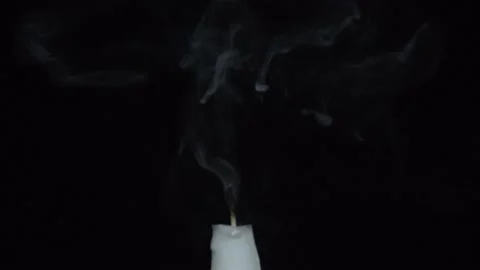 Candle Blowing Close Up Vidéo 153213017