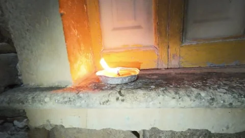 Candle burning in the dark in slow motion 스톡 동영상 297562928