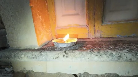 Candle burning in the dark in slow motion Видео 297562935