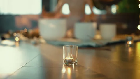 Candle burning on the floor Vídeos de archivo 282163948