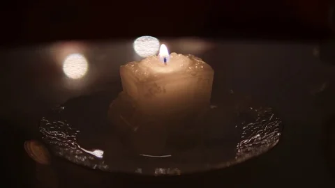 The candle burns on a plate 動画素材 81360745