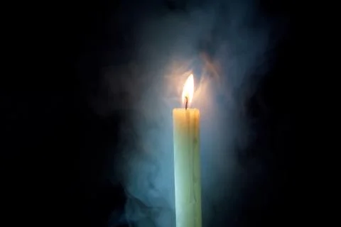 Candle in the dark. Foto stock