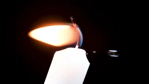 The candle drips with paraffin 스톡 동영상 180572351