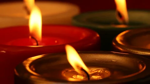 Candle flames close up 動画素材 885076