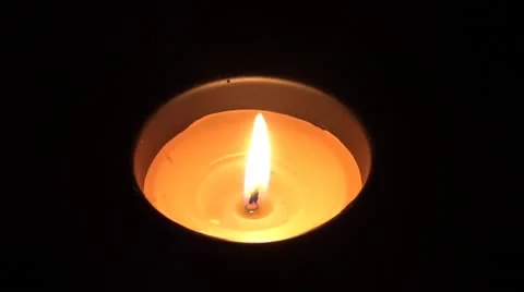 Candle goes out/2 Stock-Footage 11053228