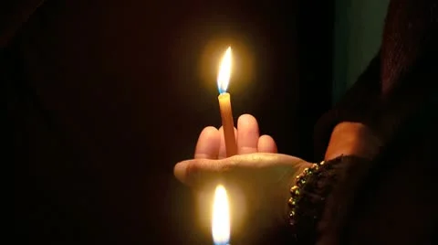 Candle In Hand 動画素材 10573102
