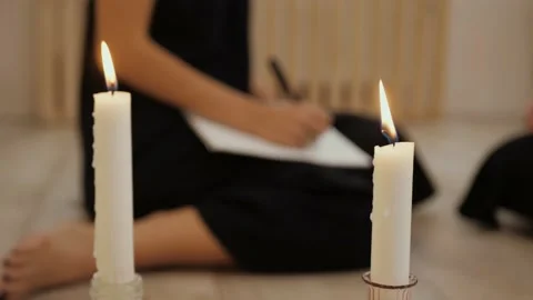 Candle hand writing Видео 224579574