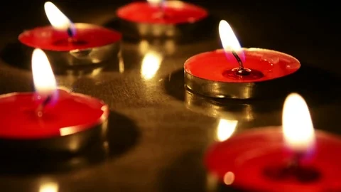 Candle light in dark background Видео 84212696