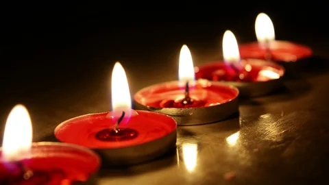 Candle light in dark background Видео 84213046