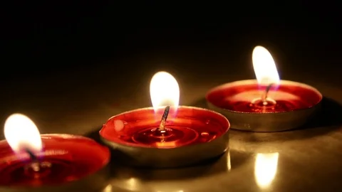 Candle light in dark background Видео 84213072