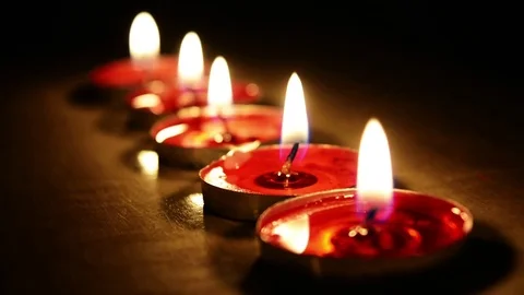 Candle light in dark background Видео 84213117