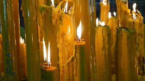 Candles in Chinese temple 動画素材 107906227