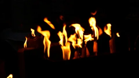Candles in Chinese temple Video stock 118645501