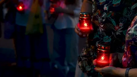 Candles at the funeral ceremony 動画素材 220031611