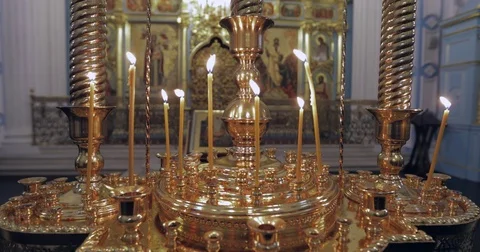 Candles in interior of the New Jerusalem Monastery in Russia in the winter Video stock 72150988