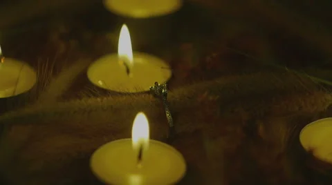 Candles with ring Stockbeeldmateriaal 67989593