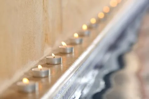 Candles in a spa interior pool side relax concept Stock-Fotos
