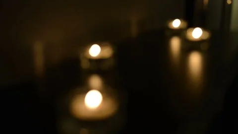 Candles on a table in a Spa 動画素材 75371197