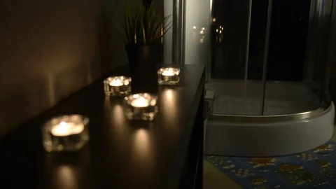 Candles on a table in a Spa 動画素材 75375962
