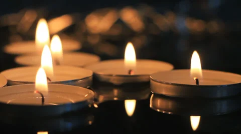 Candles in water Stock-Footage 32791285