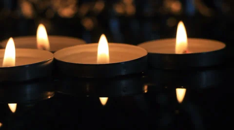 Candles in water Stock-Footage 32791314