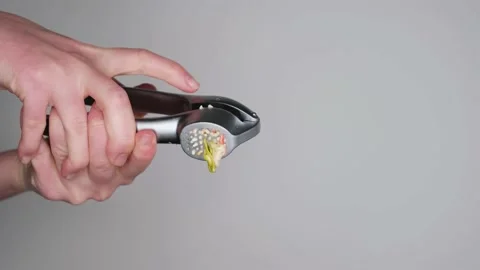 Candy and garlic press 스톡 동영상 131111049