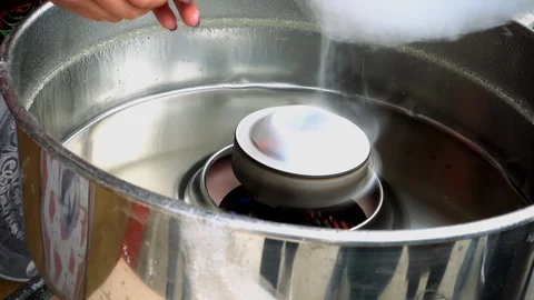 Candy floss machine Video stock 107571537