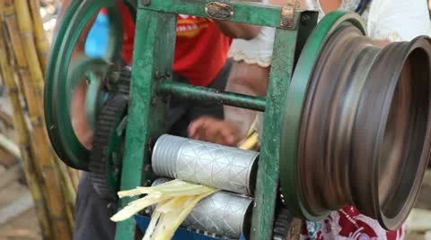 Cane juice preparation 库存影片 12317406