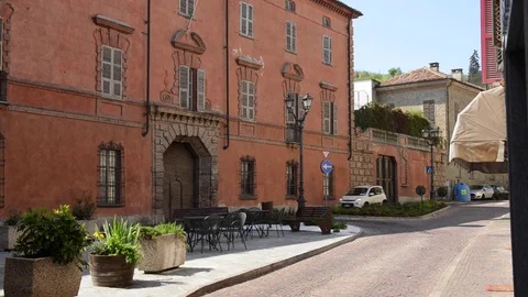 Canelli, view on ancient building in town centre Видео 79498679