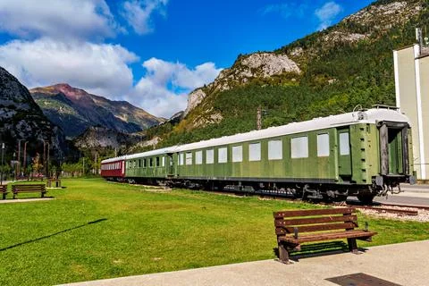 Canfranc, Spain - Oct 05, 2025: Old wagons in the old train station of Canf.. Foto stock
