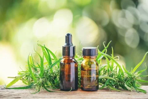 Cannabidiol (cbd) extract in a bottle Foto stock
