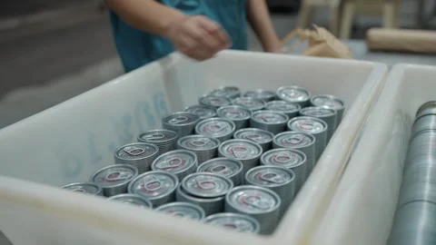 Canned Goods Assembly Vidéo 332975536