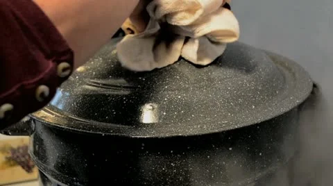 CanningCheckBoilingWater Vidéo 20495901